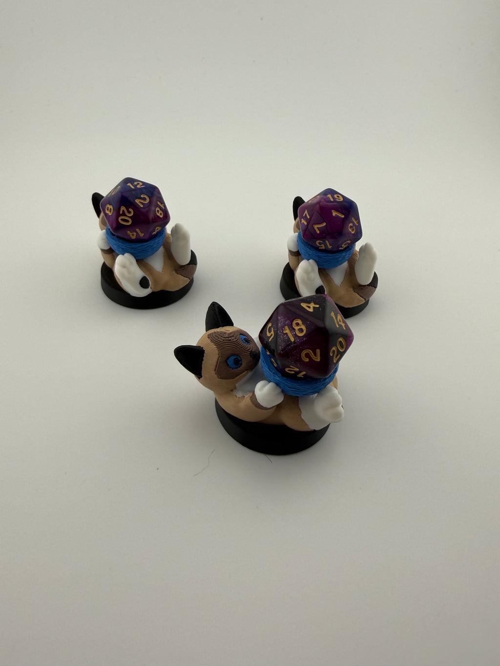 Cat Dice Holder – Cute D20 Display Stand for Tabletop RPGs