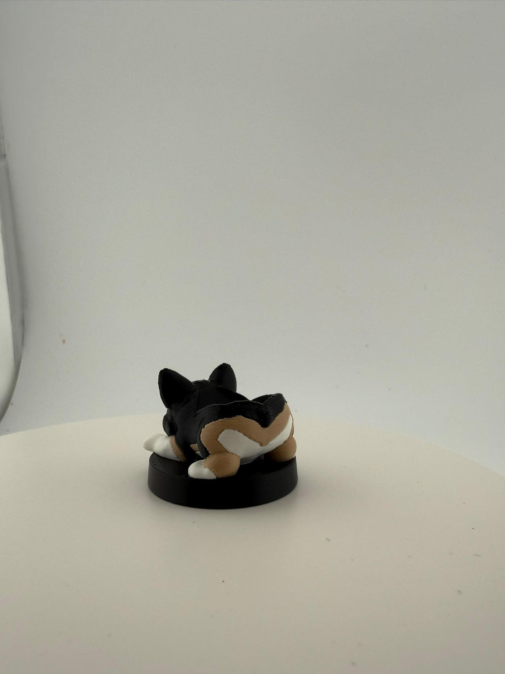 Olive the One-Eyed Corgi D20 Dice Holder