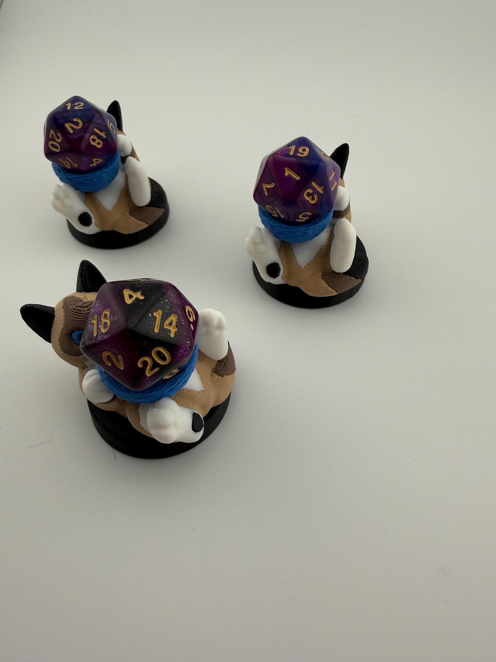 3D Printed Cat Dice Holder – D20 Display Stand for Tabletop RPGs