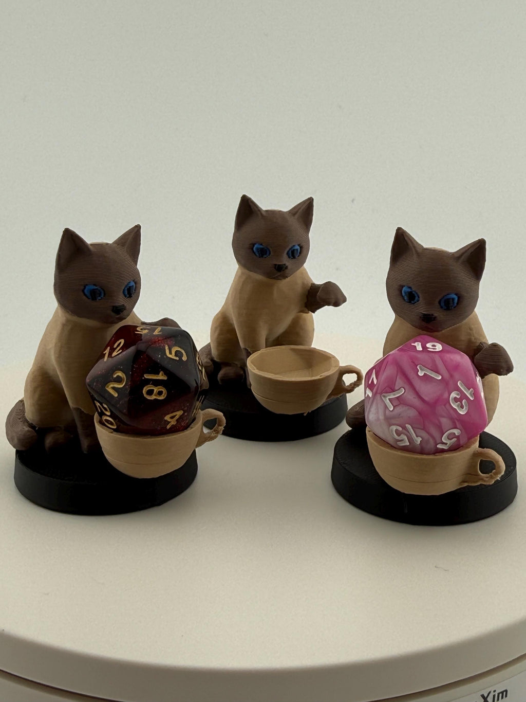 3D Printed Cat Token Dice and Display Holder - MTG Commander Accessory