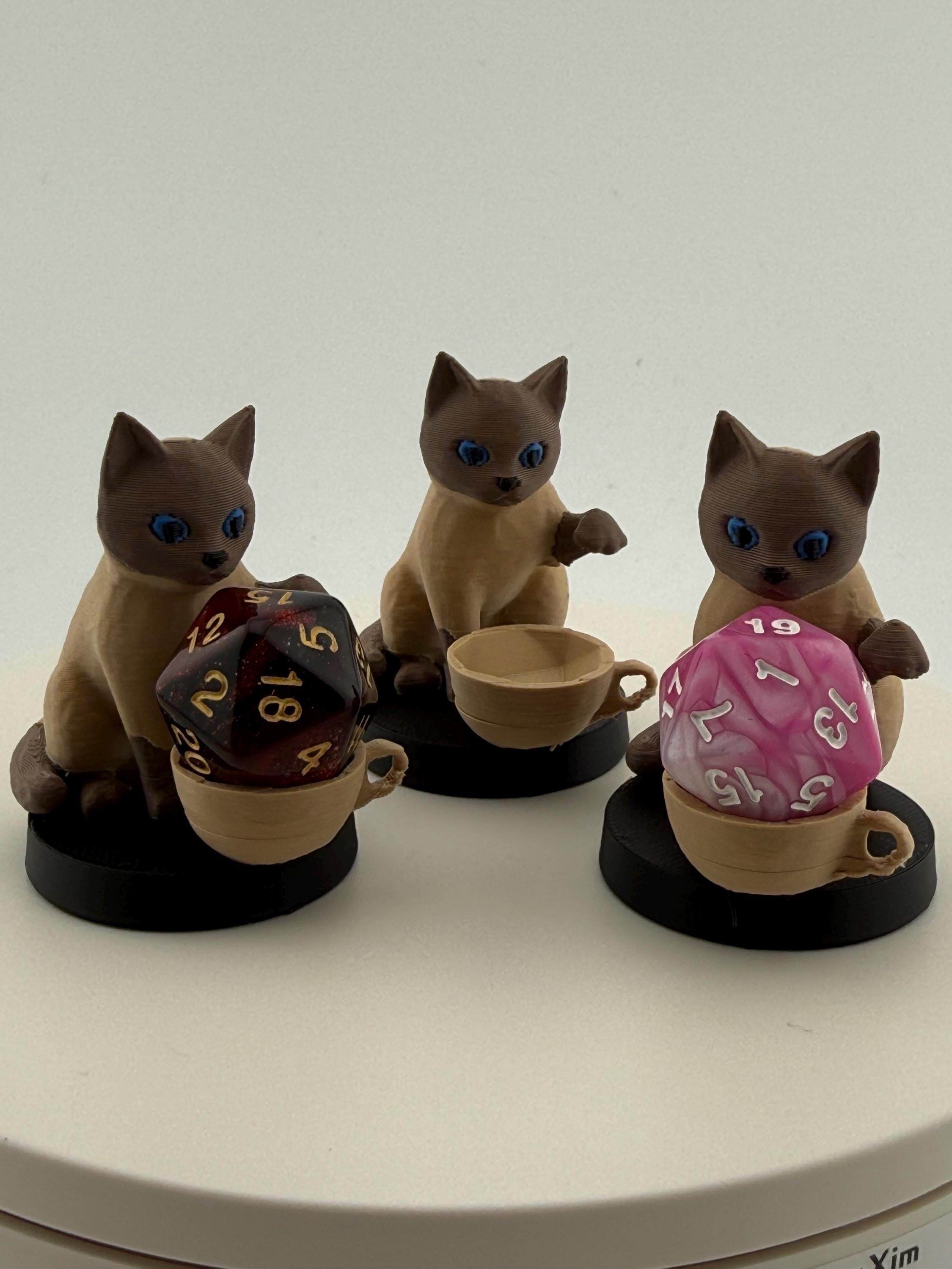3D Printed Cat Token Dice and Display Holder - MTG Commander Accessory