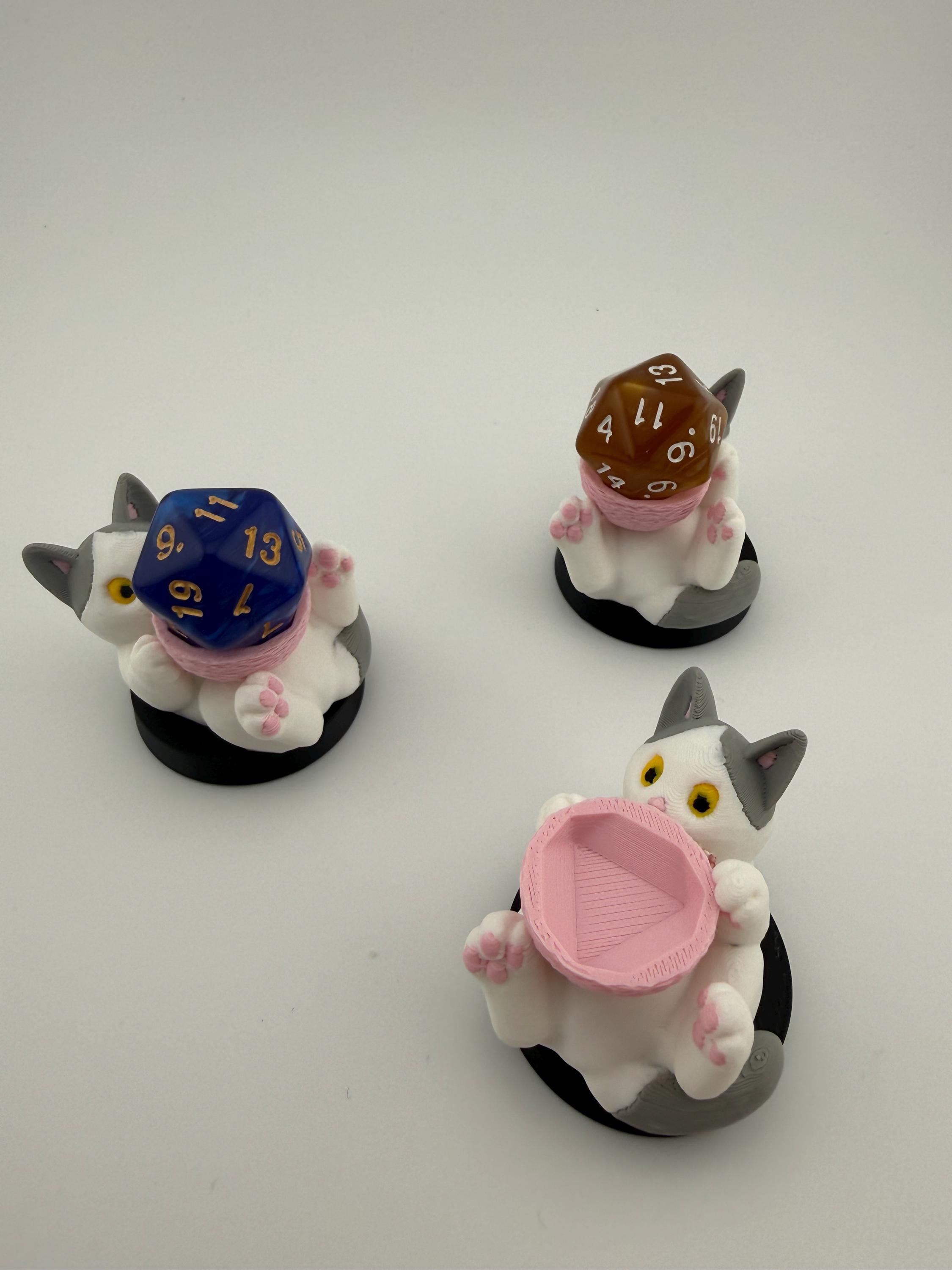 3D Printed Cat Dice Holder – D20 Display Stand for Tabletop RPGs