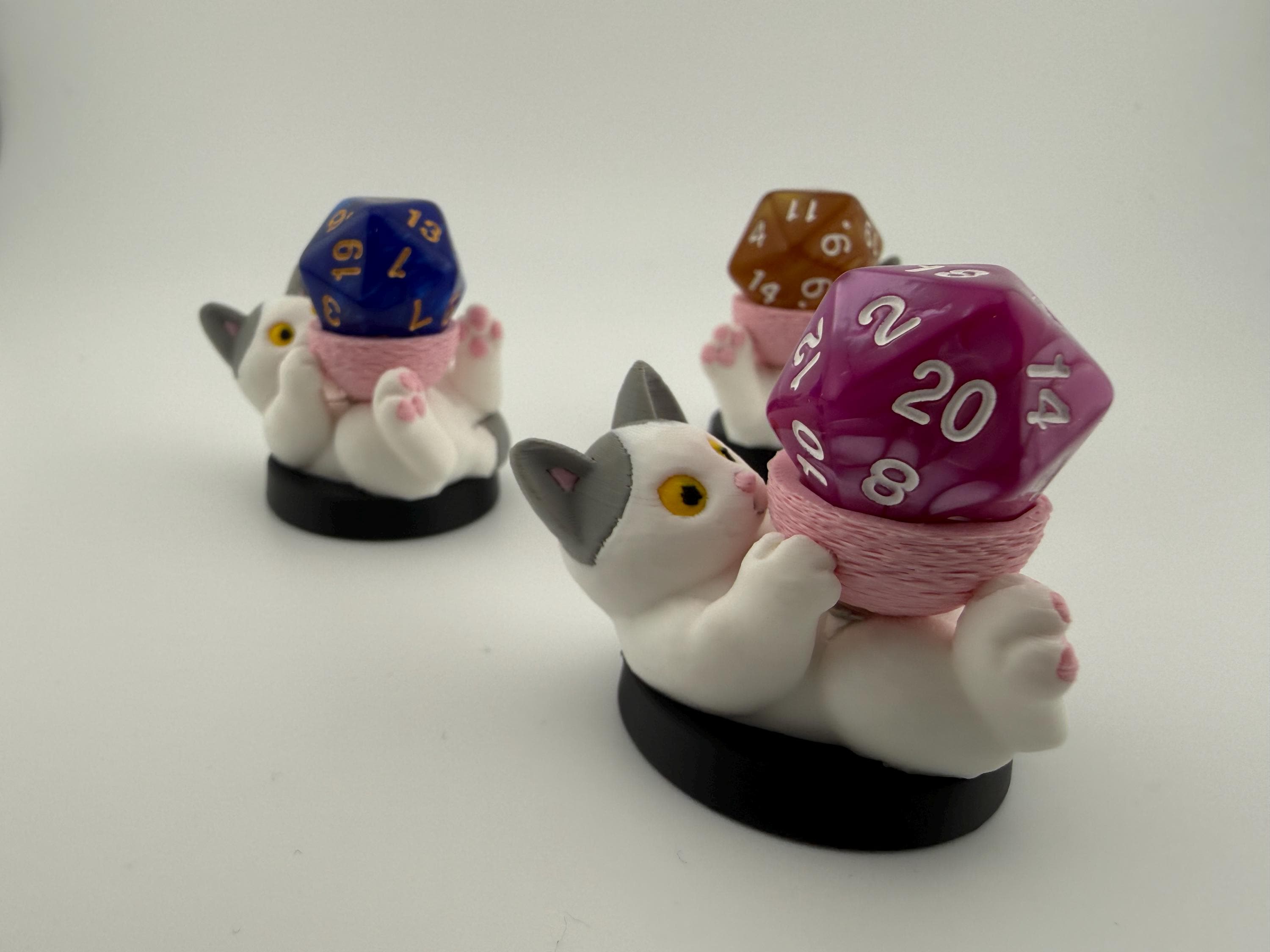 3D Printed Cat Dice Holder – D20 Display Stand for Tabletop RPGs
