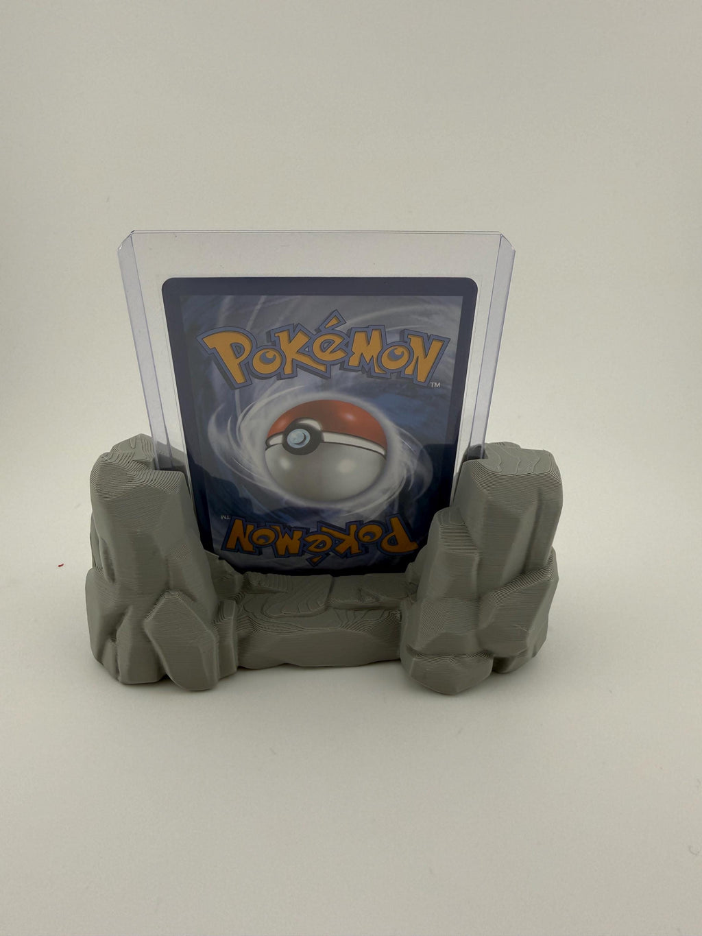 Graded Card Display Stand – Rock Terrain PLA Holder (Slab/Toploader)