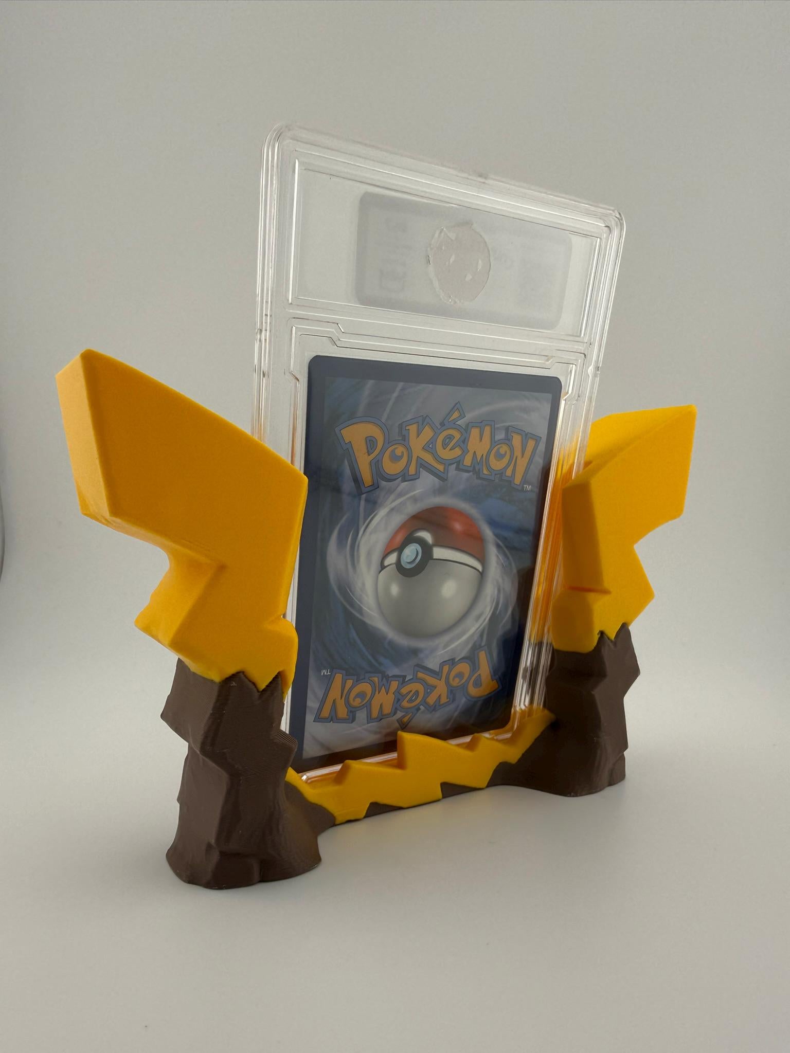 3D Printed Pikachu Inspired Card Display Stand – Electric Type Pokémon Gift for Collectors.